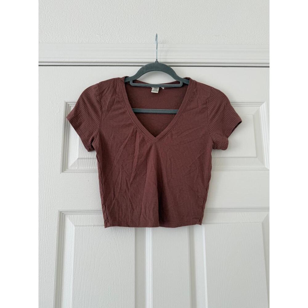 Brown V Neck T-shirt medium